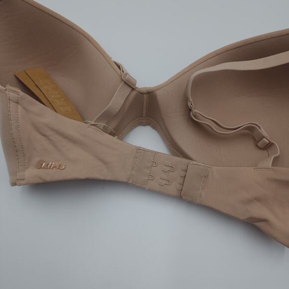 SKIMS Wireless Form T Shirt Demi Bra in Mica Size 32D - Picture 7 of 9